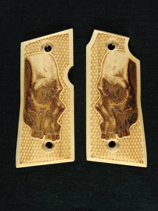 Maple Skull Colt Mustang Pocketlite Grips X