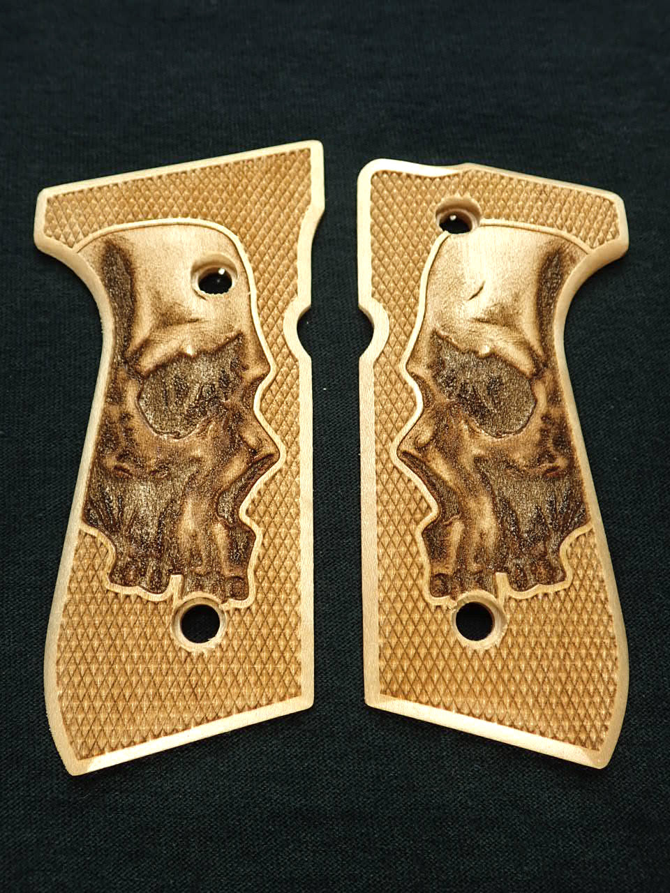 Beretta 92FS Pistol Grips - Gold Skull On Black Plastic - Unbranded